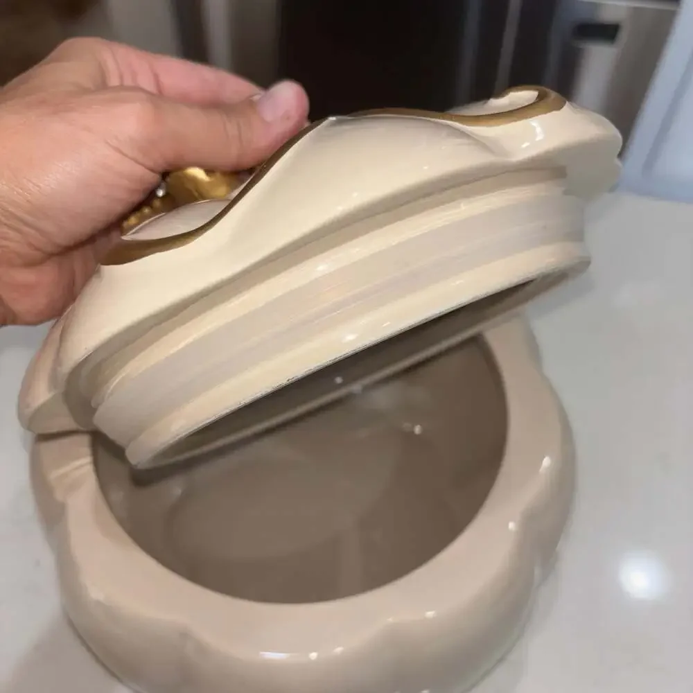 Cheryl’s Cookies Glazed Ceramic White/Gold Pumpkin Cookie Jar/Canister Sealing L